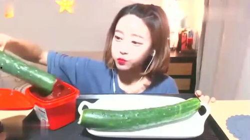 娱乐吃瓜酱小时候,揭秘童年趣事，笑谈成长点滴